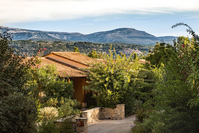 Vue la région de Fayence au coeur de Terre Blanche